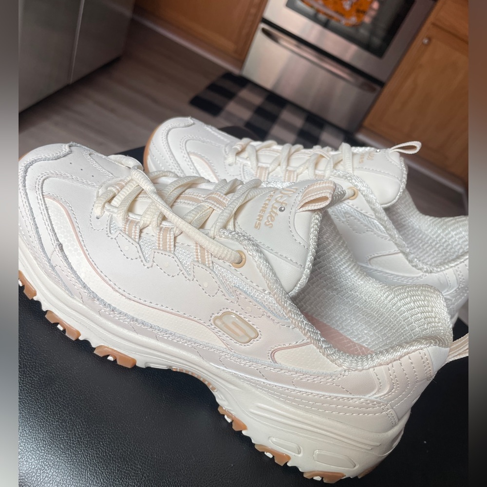 Skechers D’Lites - Good Neutral